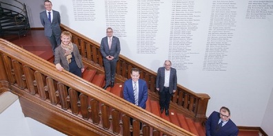 Treffen Lenkungsausschuss des Projekts Spitalversorgung Modellplanung Ost im Regierungsgebäude in Herisau (Gesundheitsdirektionen, v.l.n.r.): Regierungsrat Rollf Widmer (GL), Frau Statthalter Monika Rüegg Bless (AI), Regierungsrat Urs Martin (TG), Regierungsrat Yves Noël Balmer (AR / Vorsitz), Regierungsprädient Bruno Damann (SG), Regierungsrat Peter Peyer (GR).