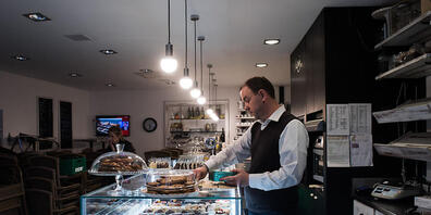 Ab Mittwoch müssen im Tessin alle Bars bereits um 19 Uhr schliessen.