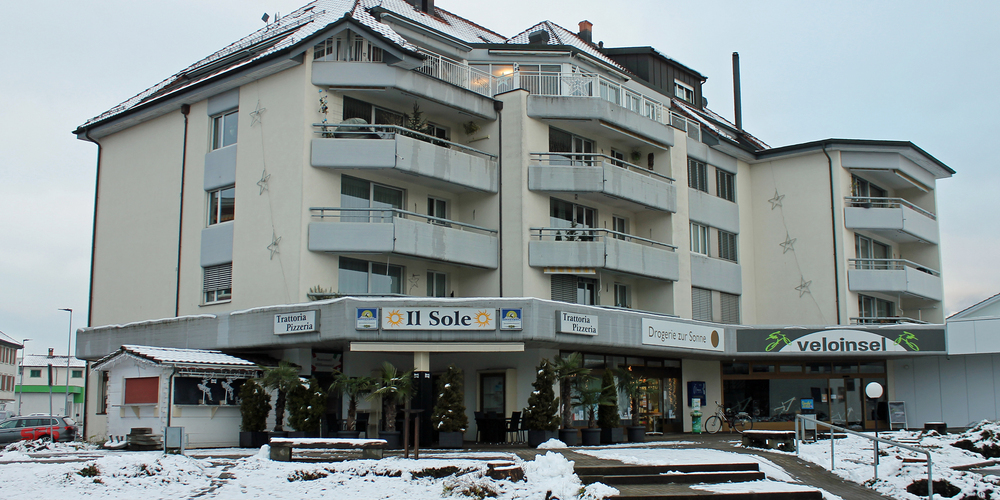 Der Veloladen bekommt einen anderen Standort, weshalb die Drogerie erweitern kann (Bild: zVg)