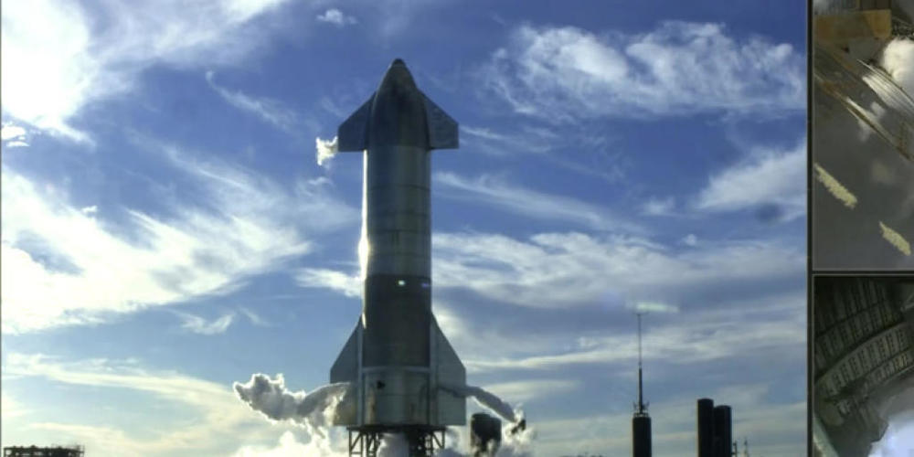 Der Screenshot von der SpaceX Twitter Seite zeigt das futuristische Starship just beim Startabbruch eine Sekunde vor dem Starten der Triebwerke.