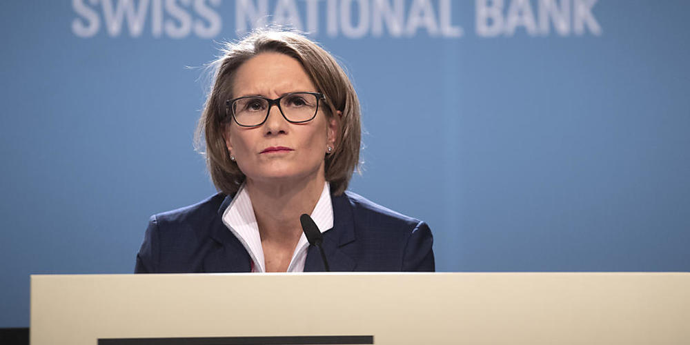 Für Andréa Maechler, Mitglied des Direktoriums der Schweizerischen Nationalbank SNB, sind trotz der erfolgreichen Tests noch wichtige Fragen bezüglich einer allfälligen SNB-Digitalwährung unbeantwortet. (Archivbild)