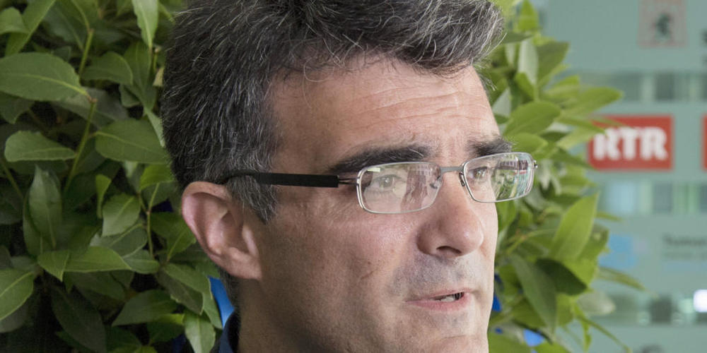 Der Bündner Volkswirtschaftsdirektor Marcus Caduff will die verschärften Corona-Massnahmen der Regierung am Freitag in Chur bekannt geben.