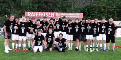 Die C1-Junioren in den Aufstiegsshirts 