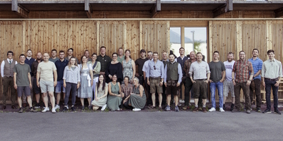 Gruppenbild der 36 frischgebackenen erfolgreichen Absolventen der Jagdprüfung des Kantons St.Gallen bei ihrer Abschlussfeier.