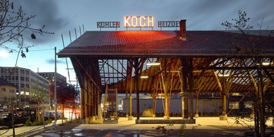 Der Schriftzug «Kohlen Koch Heizoel» auf dem Dach der Halle erinnert an die frühere Nutzung durch die Firma Koch Wärme AG.
