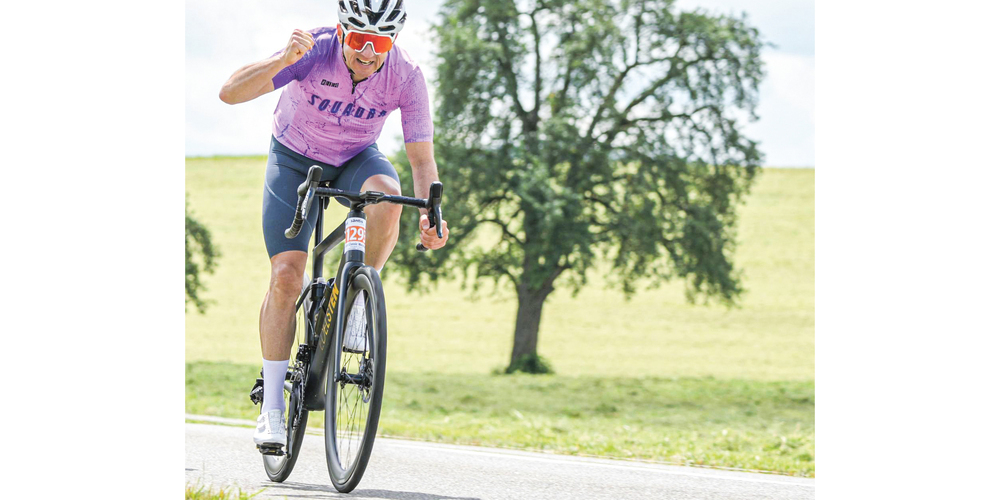Wenn Sandro Cattaneo nicht auf dem Bürosessel hockt, dann sitzt er auf dem Velosattel.