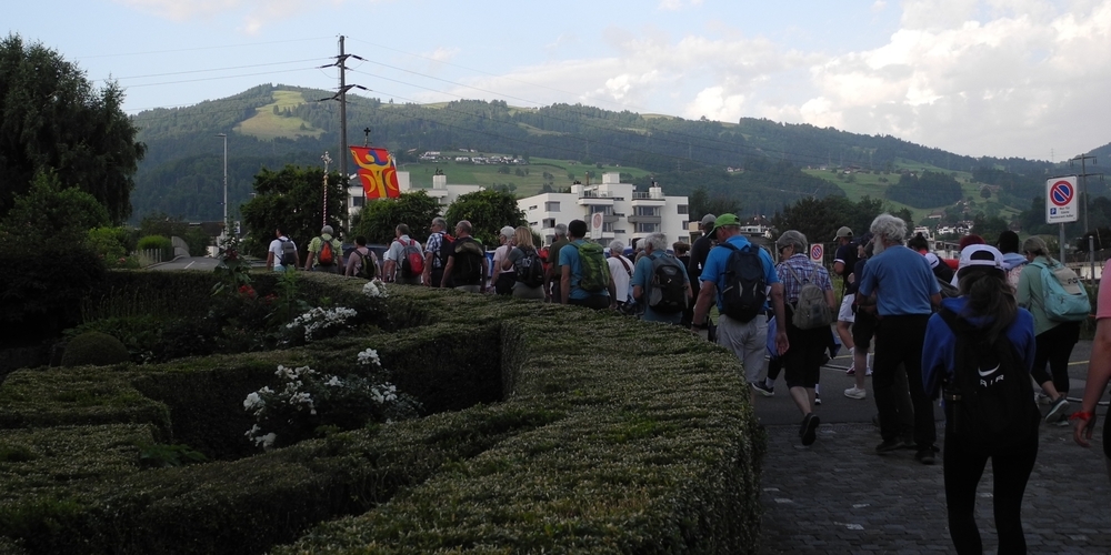 Rund 200 Personen pilgerten zur Klosterkirche in Einsiedeln.