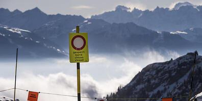Abseits der gesicherten Piste: Ein Tourenskifahrer ist in einer Lawine bei Crans-Montana ums Leben gekommen. (Symbolbild)