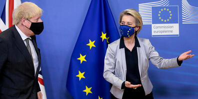 Ursula von der Leyen, Präsidentin der EU-Kommission, empfängt Boris Johnson, Premierminister von Großbritannien, zu dem gemeinsamen Treffen. Foto: Olivier Hoslet/Pool EPA/AP/dpa