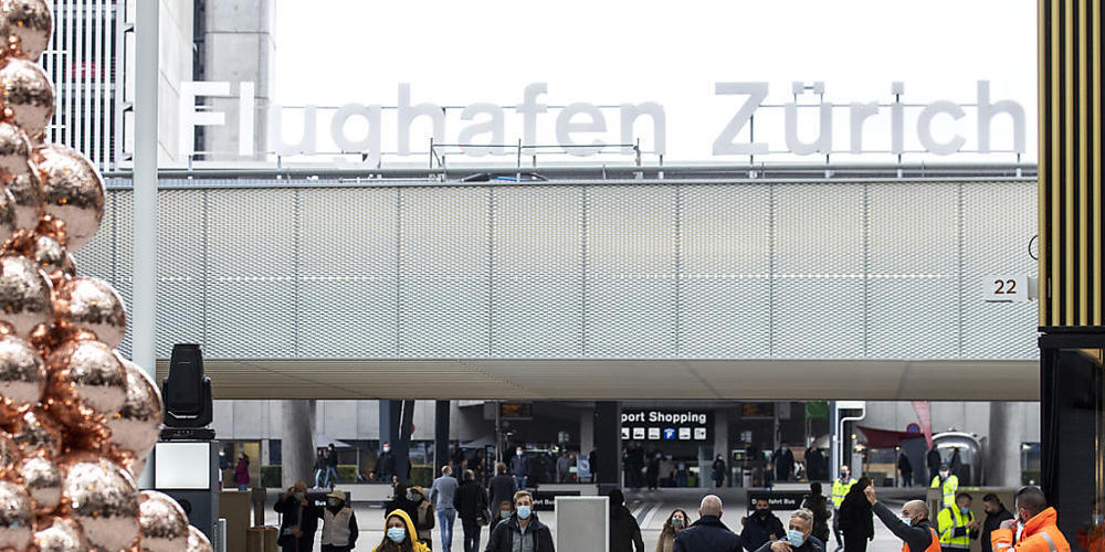Der Flughafen Zürich erleidet im November einen beschleunigten Rückgang. (Archiv)