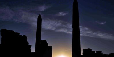 ARCHIV - Wintersonnenwende am 21. Dezember hinter den Ruinen der Karnak-Tempel in Ägypten. Foto: Radwan Abou Elmagd/Almasry  Alyo/ALMASRY ALYOUM/dpa