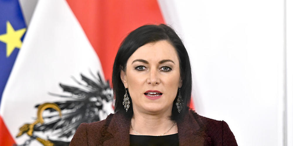 Die österreichische Tourismusministerin Elisabeth Köstinger (ÖVP). Foto: Herbert Neubauer/APA/dpa
