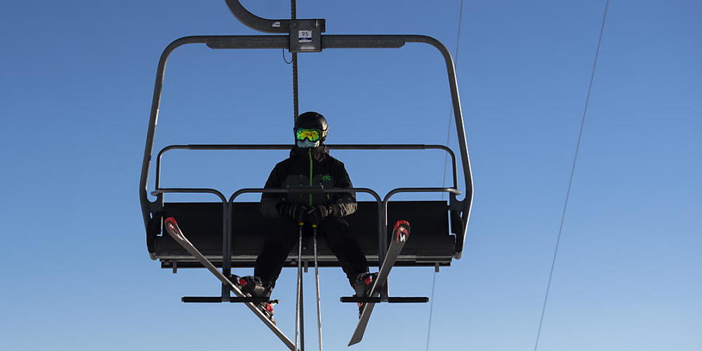 Im Kanton Glarus werden die Skigebiete vorerst geschlossen.