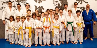 Die Judokas legten Gürtelprüfungen ab.