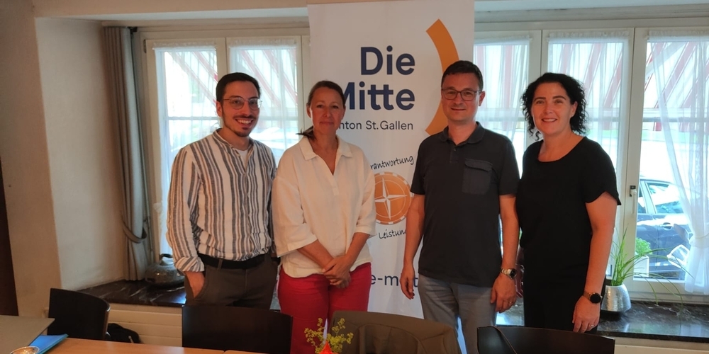 Vorstand der Mitte Kaltbrunn: (v.l.n.r.) Sascha Semeraro (Präsident), Ulrike Schöbi (neu), André Hubli (ausscheidend), Marianne Brunner.