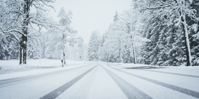 Im Winter ist das Teilnehmen im Strassenverkehr oft gefährlicher als im Sommer – die Kapo gibt einige Tipps, wie man sicher durch die kalte Jahreszeit kommt.
