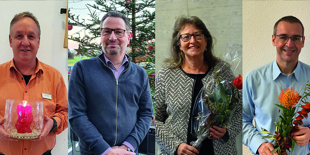 Die Heimleitungen der Ausserschwyzer Pflegezentren bedanken sich bei der anonymen Spenderin: Roger Muther, Wim Brueren, Jacqueline Tuka und Reto Weber. (Bild: zvg)
