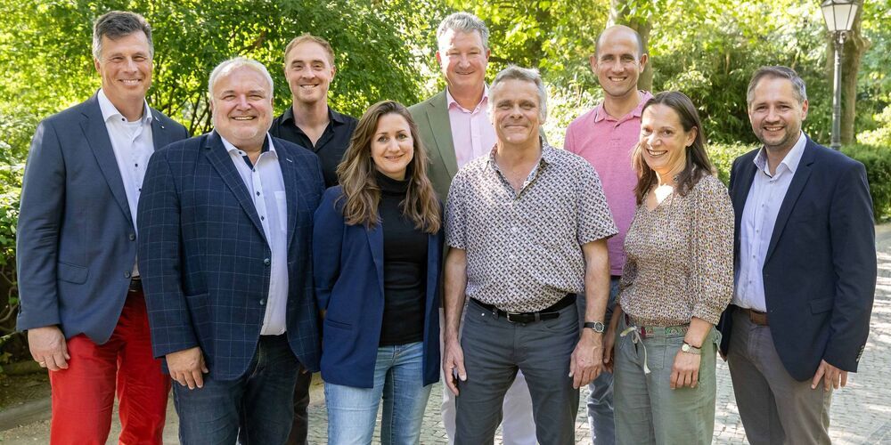 Karin Federer (4. v.l.) vertritt die Schweiz im VdZ