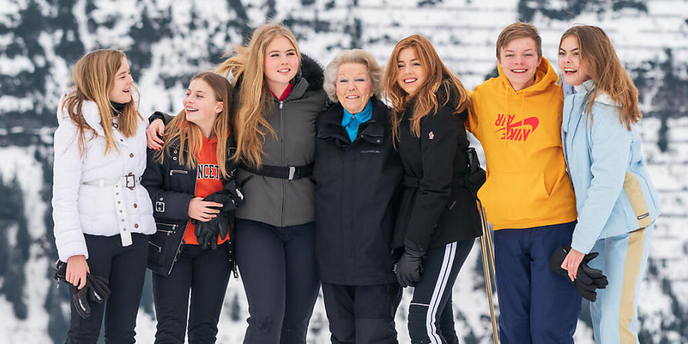 ARCHIV - Prinzessin Ariane der Niederlande (l-r), Prinzessin Leonore von den Niederlanden, Prinzessin Catharina-Amalia von den Niederlanden, Prinzessin Beatrix der Niederlande, Prinzessin Alexia von den Niederlanden, Prinz Claus-Casimir von den Ni...