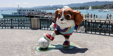 «Maddli» mischt Zürich auf – Das Maskottchen der EURO wird zur städtischen Selfie-Queen.