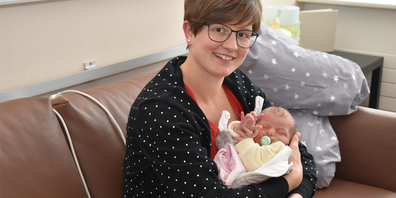 Annelies Tschudi und ihr Töchterchen Hannah. (Bild Johanna Mächler)