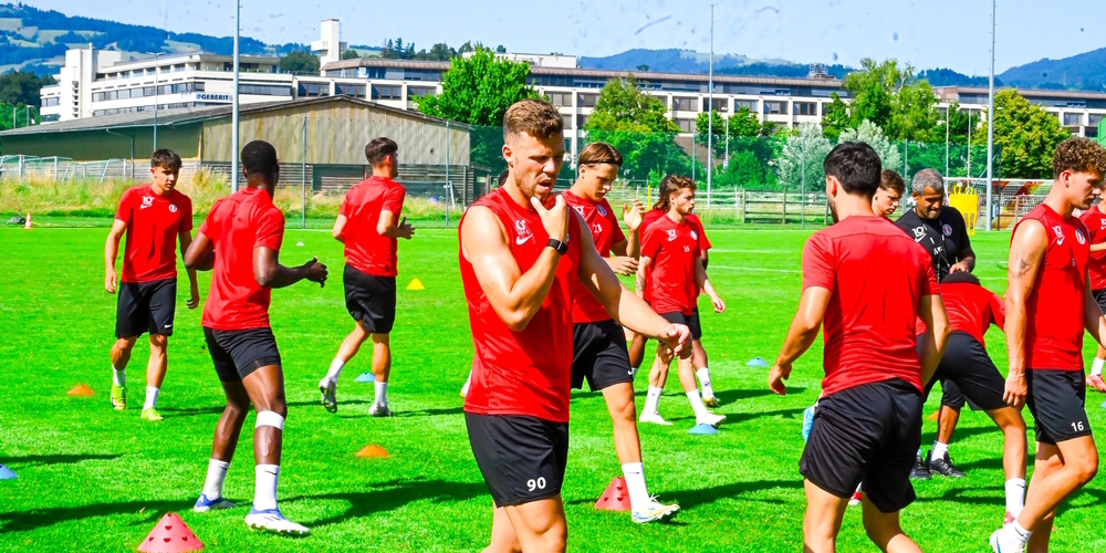 Auch unter glühender Hitze zieht die FCRJ-Mannschaft bei den zwei täglichen Einheiten Intensivtraining voll mit.