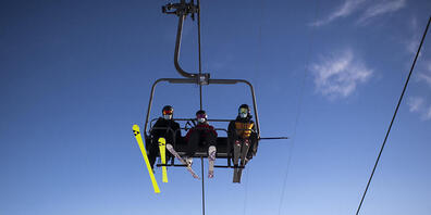 Die Bündner Skigebiete sind über die Festtage geöffnet. Neu beurteilen will die Kantonsregierung die Situation am 29. Dezember 2020.