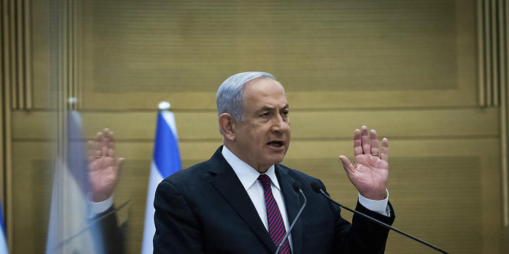 Benjamin Netanjahu, Ministerpräsident von Israel, gibt vor seiner Partei eine Erklärung ab. Foto: Yonatan Sindel/Pool Flash 90/dpa