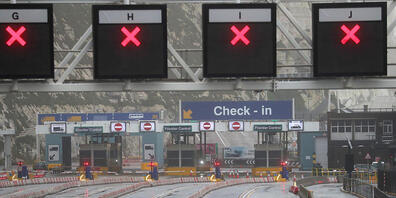 Alle Check-in-Spuren im Hafen von Dover sind gesperrt. Foto: Steve Parsons/PA Wire/dpa