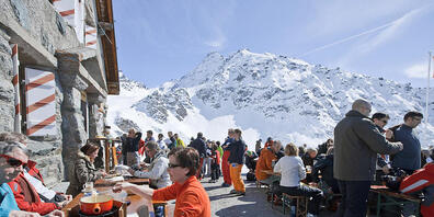 In den Westschweizer Kantonen mit Ausnahme der Waadt werden die Gastronomiebetriebe ab Sonntag auch auf den Skipisten geschlossen bleiben. (Archivbild)