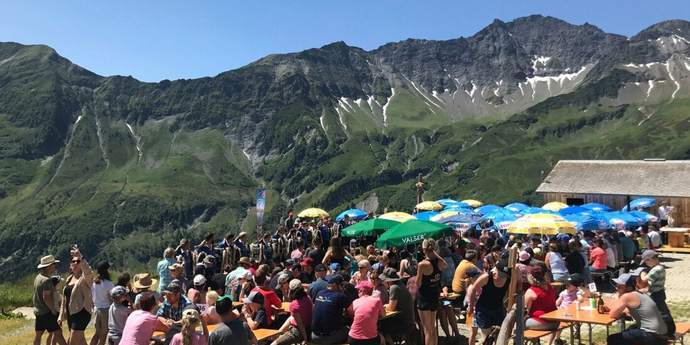 Der Rekordaufmarsch: So viele Gäste wie diesmal waren noch nie am Alpfest auf Lasa. 