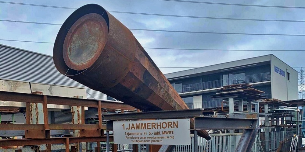 Das Jammerhorn steht an der Allmeindstrasse 27 in Schmerikon und ist für alle Jammernden bereit.