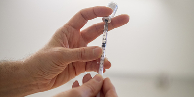 Die Nachimfpungen seien im Januar im Impfzentrum des Spitals Schwyz verabreicht worden, hiess es.