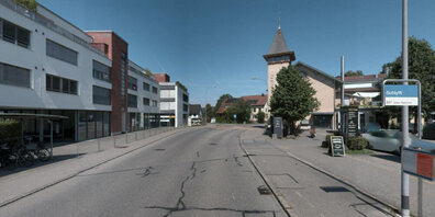 Die Strasse durch Niederuster mit der markanten «Schliiffi» muss saniert werden. Gleichzeitig soll die Sicherheit für den Fuss- und Veloverkehr verbessert werden.