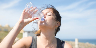 Genügend trinken ist wichtig, wenn die Temperaturen steigen.