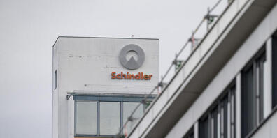 Vis-à-vis des Hauptsitzes der Schindler Aufzüge AG in Ebikon plant das Unternehmen ein Hotel, das Mitte 2028 eröffnen soll. (Archivbild)