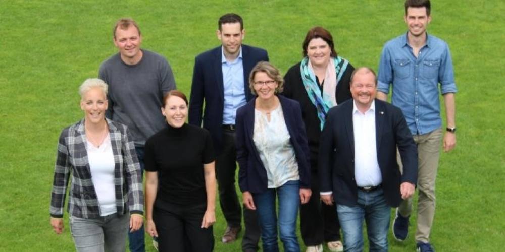 Die Gemeindebehörde Speicher (vl, vorne): Michal Herzog (Gemeindeschreiberin), Claudia Neff Koller, Marianne Scheuss, Paul König – (vl, hintere Reihe): Tobias Lutz, Florian Németh, Natalia Bezzola Rausch, Stefan Giger