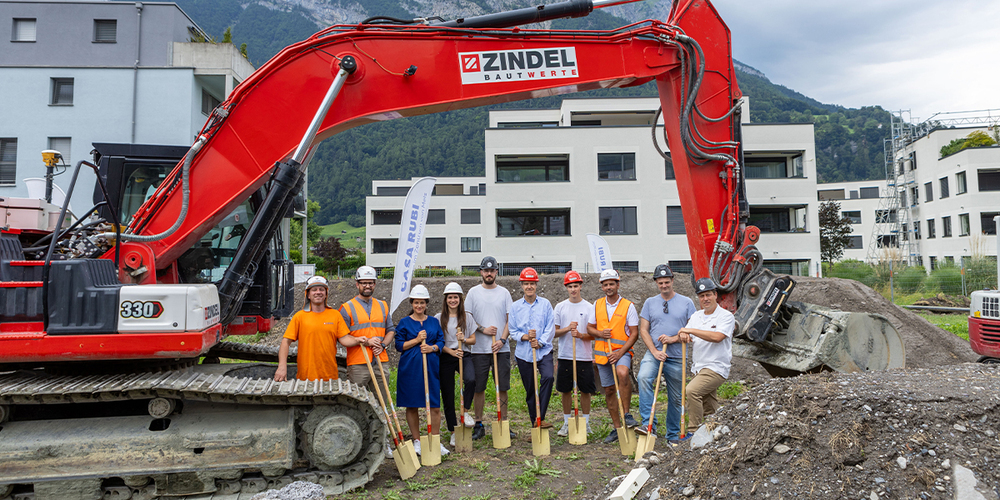 Der Beginn von etwas Grossem: Bauleitung und Bauherrschaft setzen gemeinsam mit  Vertretern des Architekturbüros BUR Architekt*innen AG, der Prefera Immobilien AG  und dem Bauunternehmen Zindel zum Spatenstich an.