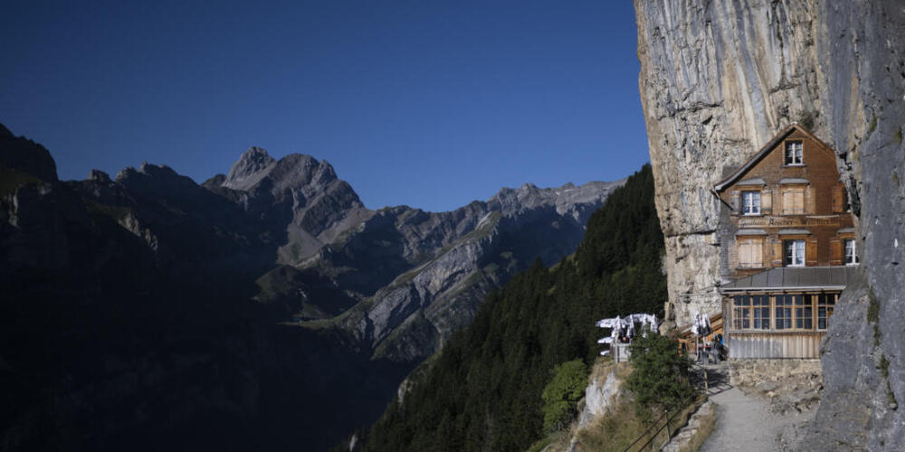 In den Sozialen Medien kursierte ein Video, das einen Basejumper bei einem Sprung in der Nähe des Gasthauses Äscher zeigte. (Archivbild)