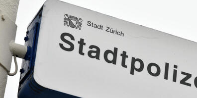 Die Zürcher Stadtpolizei fahndete am Freitag nach zwei unbekannten Männern, die ein Juweliergeschäft am Lindenplatz in Zürich Altstetten überfallen haben. (Symbolbild)