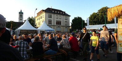 Das schöne Wetter und die milden Temperaturen lockten am Freitag zahlreiches Publikum zum Auftakt der 22. Rock & Blues Nights in Gossau.