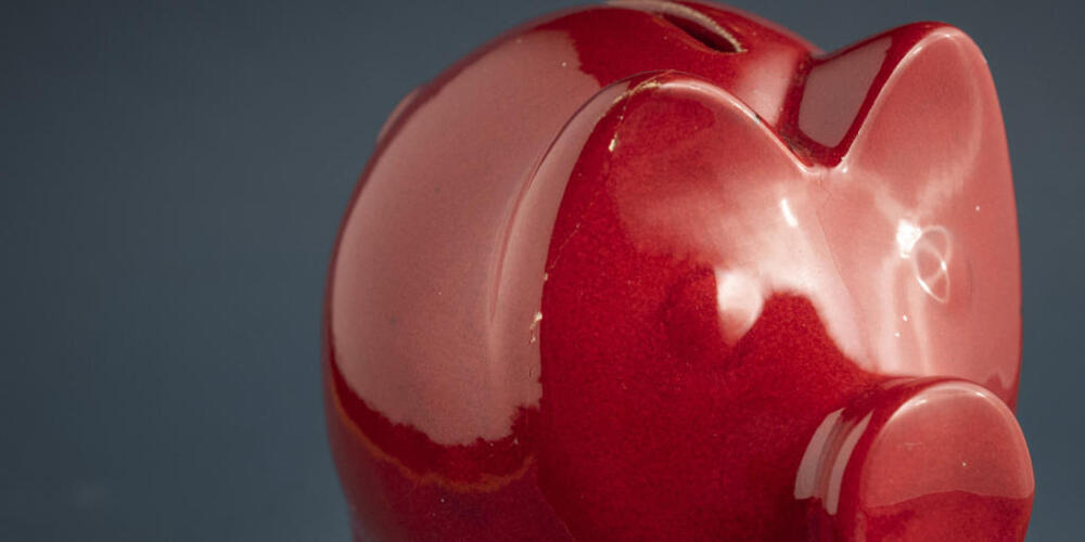 Die Glarner Regierung hat für mehrere Sparmassnahmen zur Sanierung des Kantonshaushaltes die Vernehmlassung eröffnet. (Sybmolbild)