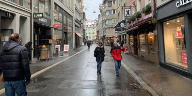 Der Mann wurde mit abgebrochener Flasche in der Multergasse angegriffen.