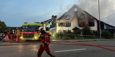 Brand eines alten Bauernhauses.
