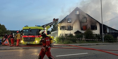 Brand eines alten Bauernhauses.
