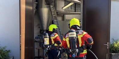 Um den Brand in der Produktionsanlage einer Schmerkner Kaffeerösterei zu löschen, standen rund 20 Feuerwehrleute im Einsatz.