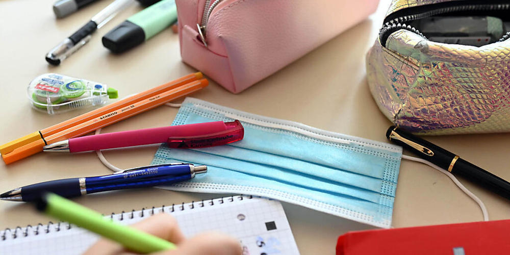 Im Kanton Baselland wird die Maskentragpflicht auf Schulkinder ab zehn Jahren ausgeweitet.