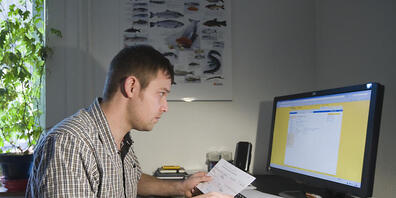 Die heutigen roten und orangen Einzahlungsscheine sollen ab Herbst 2022 durch Nachfolgeprodukte ersetzt werden. (Archivbild)