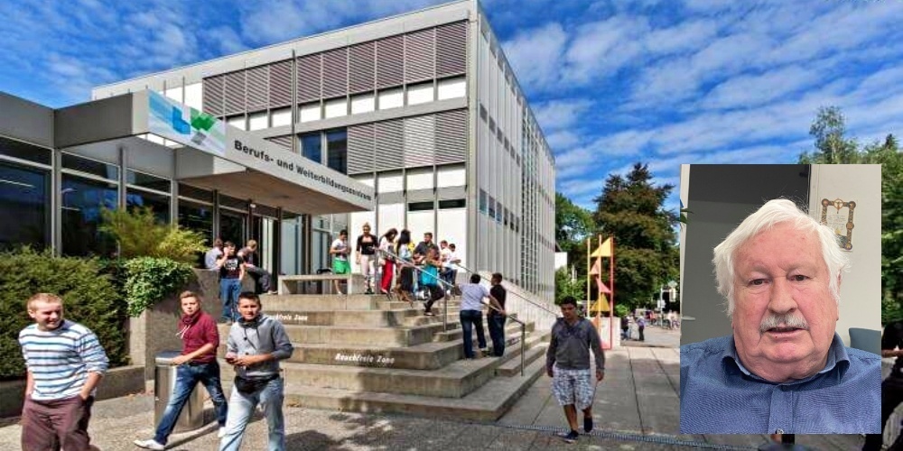 Eingang BWZ Rapperswil; Architekt Herbert Oberholzer: «Nun müssen die Bürger dem Stadtrat noch seine Rechthaberei finanzieren.»