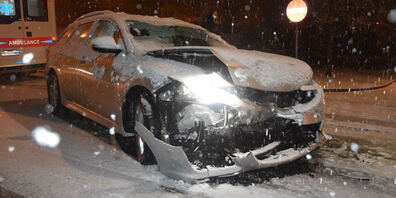 Aufgrund der Strassenverhältnisse verloren diverse Lenker die Herrschaft über ihre Fahrzeuge. Bild: PD/Kapo SG